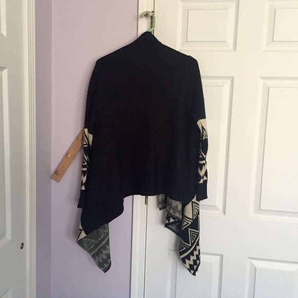 Aztec Cardigan - Picture 2 of 3
